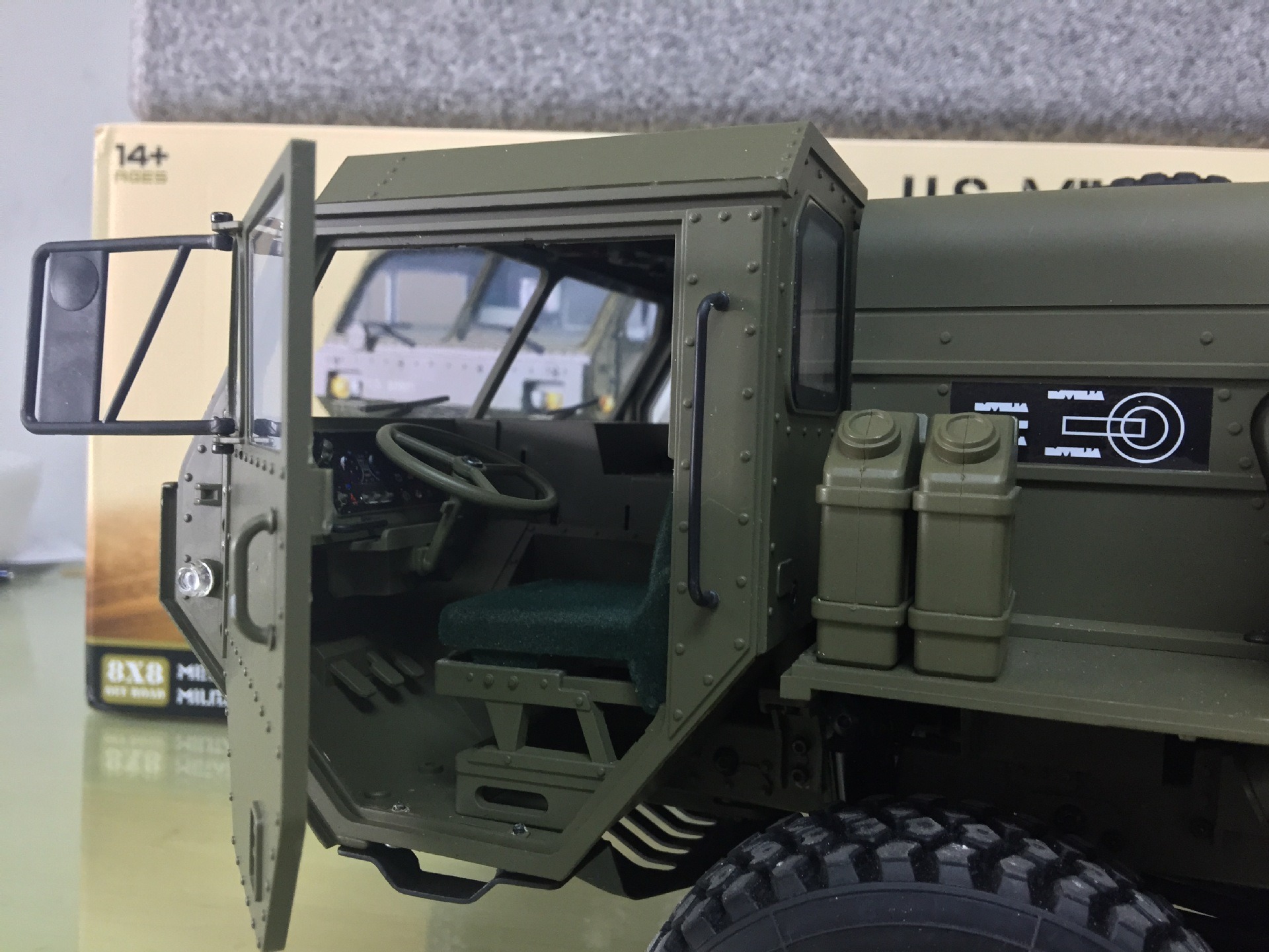 恒冠1/12重型卡车P801军事模型高端遥控车军卡玩具方控16通越野车
