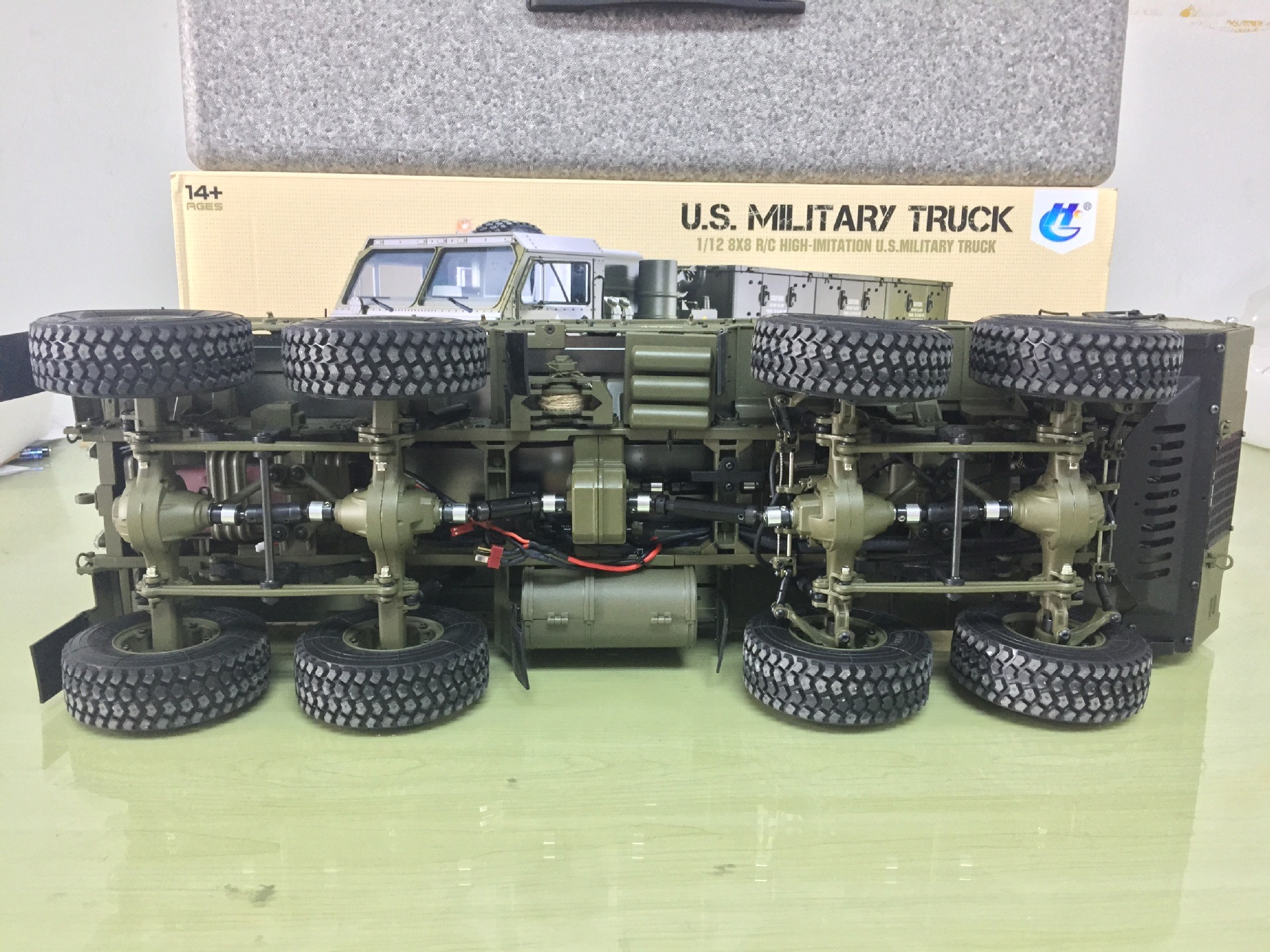 恒冠1/12重型卡车P801军事模型高端遥控车军卡玩具方控16通越野车