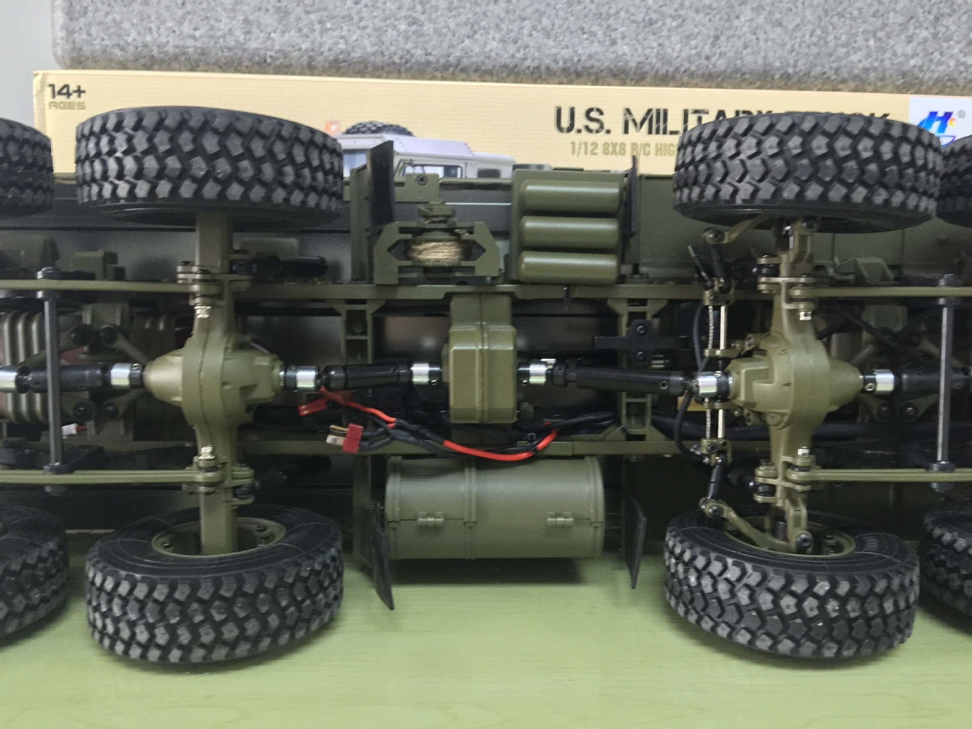 恒冠1/12重型卡车P801军事模型高端遥控车军卡玩具方控16通越野车